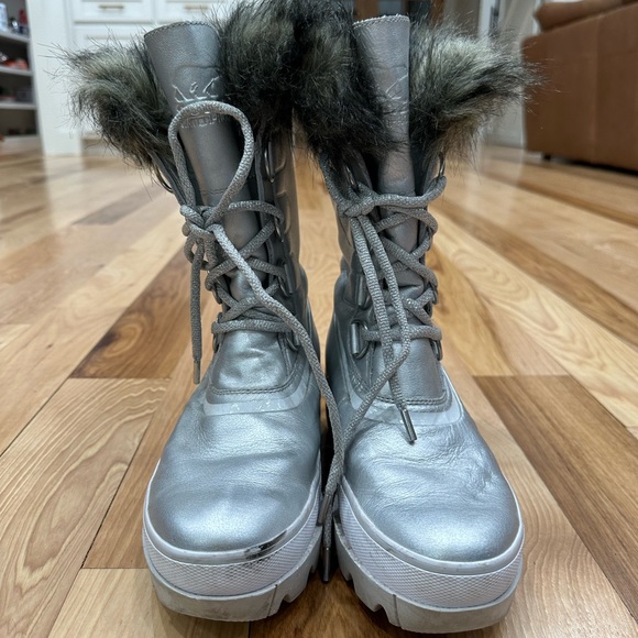 SOREL - Joan of Arctic Faux Fur Snow Boot - Silver - Womens 9.5 T8 - Picture 2 of 7